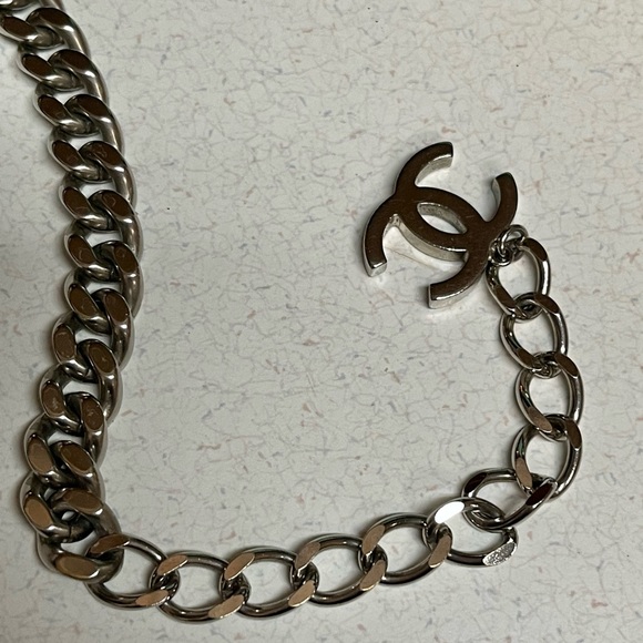 Silver Chanel Necklace. EUC in original soft CC box inside Chanel box . - Picture 16 of 16